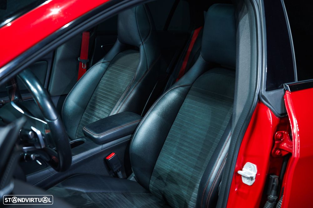 Mercedes-Benz CLA 220 d 7G-DCT AMG Line - 11