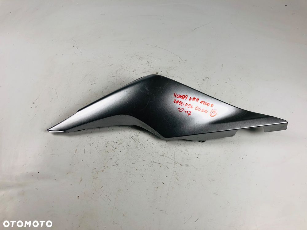 Honda VFR 1200 10-17 zadupek ogon prawy owiewka prawa - 8
