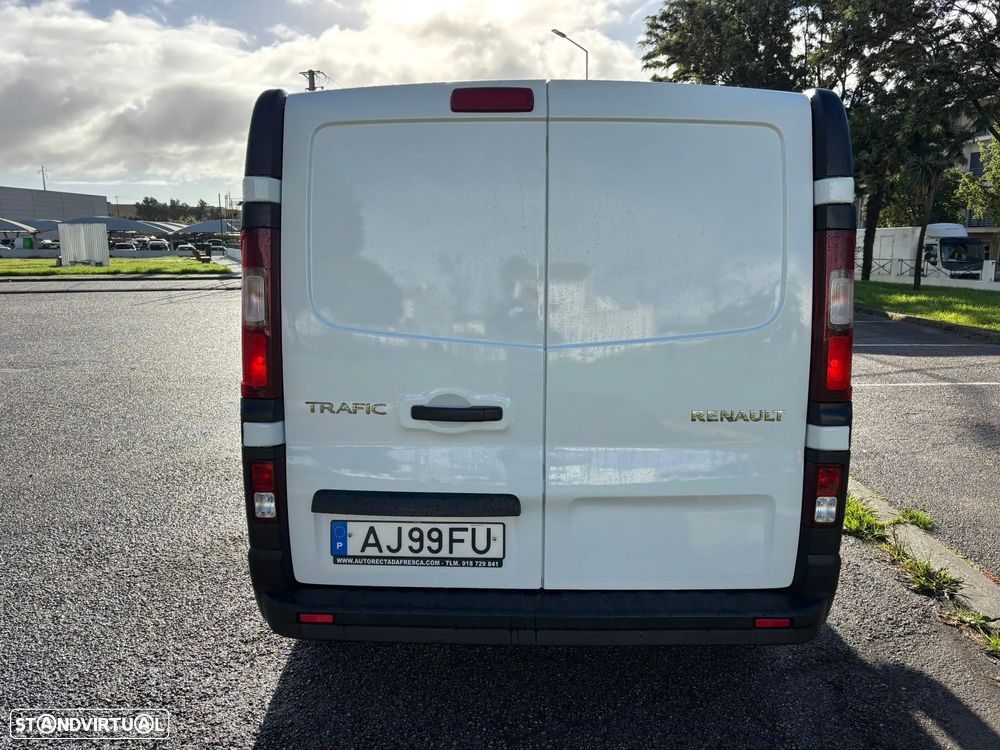 Renault Trafic 2.0 DCI IVA DEDUTIVEL A/C - 12