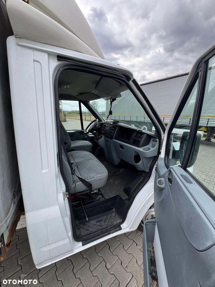 Ford Transit - 26