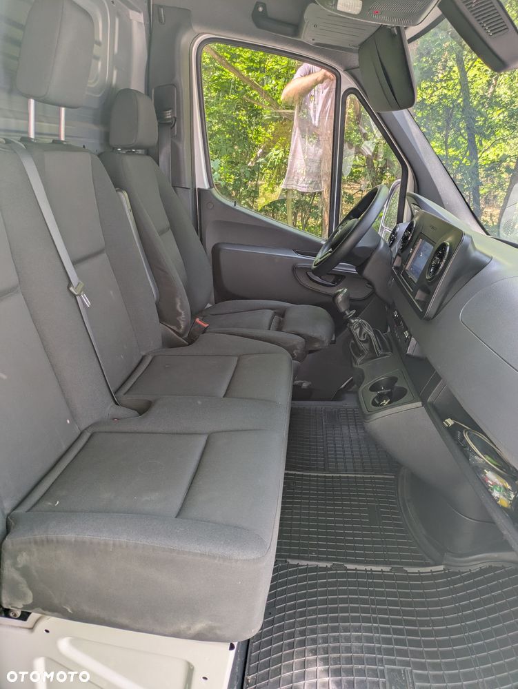 Mercedes-Benz Sprinter - 14