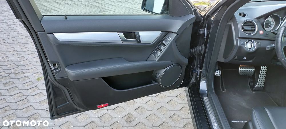 Mercedes-Benz Klasa C - 30