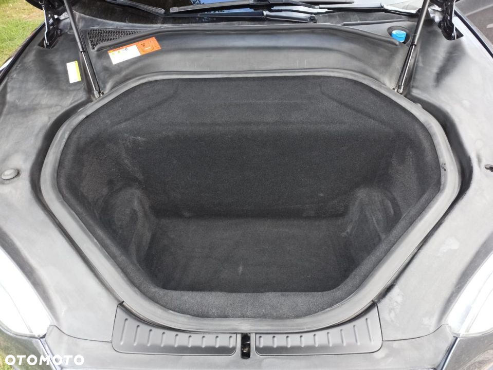 Tesla Model S Long Range Plus - 10