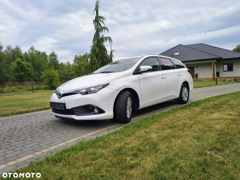 Toyota Auris 1.6 D-4D Dynamic - 24