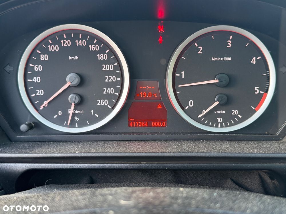 BMW Seria 5 525d - 15