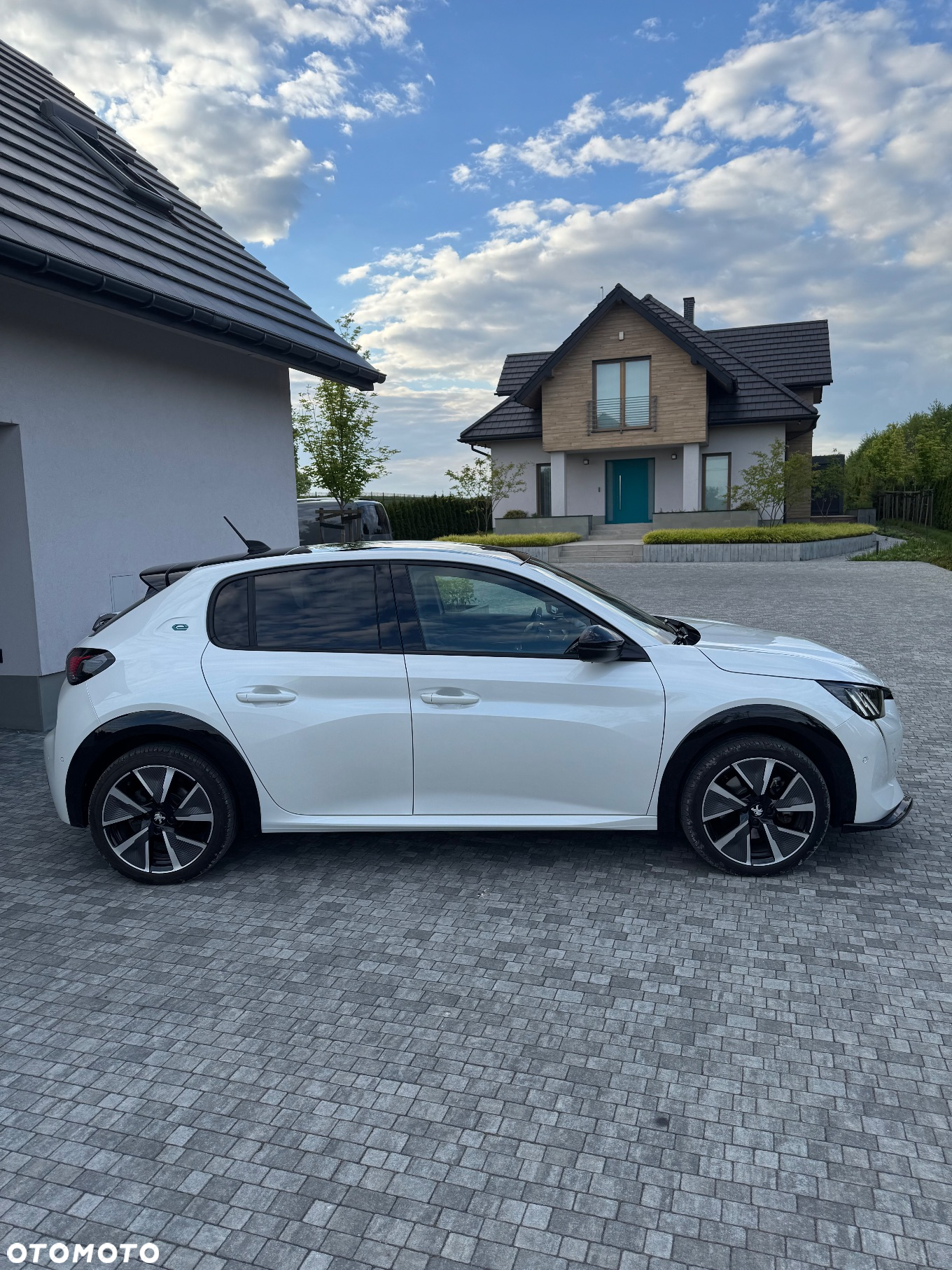 Peugeot 208 e-208 GT Pack - 3