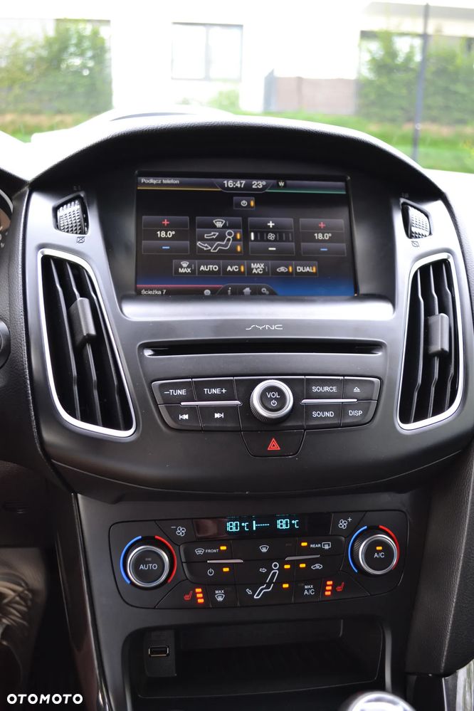 Ford Focus SW 1.0 EcoBoost Titanium - 17