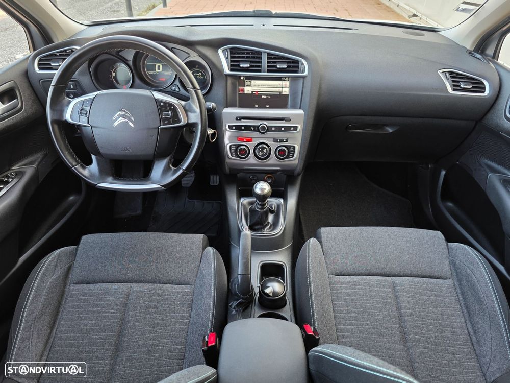Citroën C4 1.2 PureTech Feel - 25