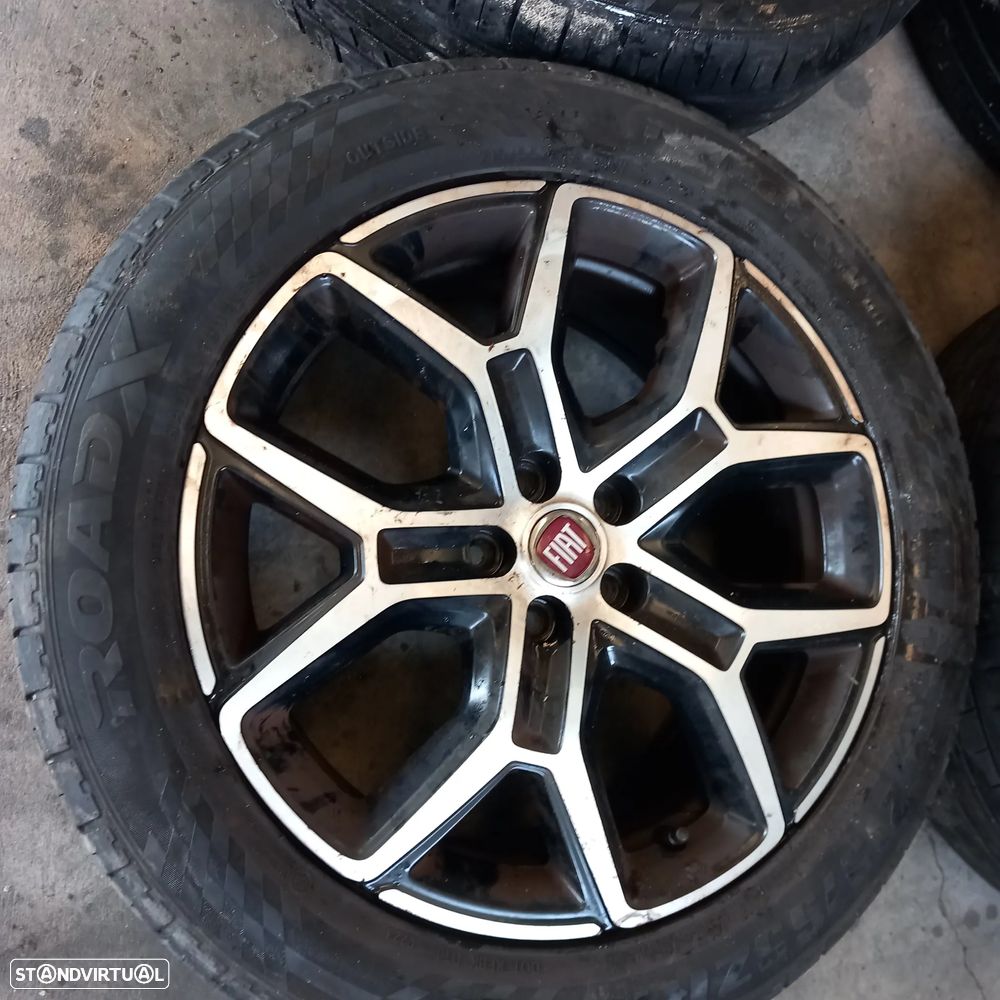 Jantes 17 com pneus Fiat tipo cross ano 2021 - 2