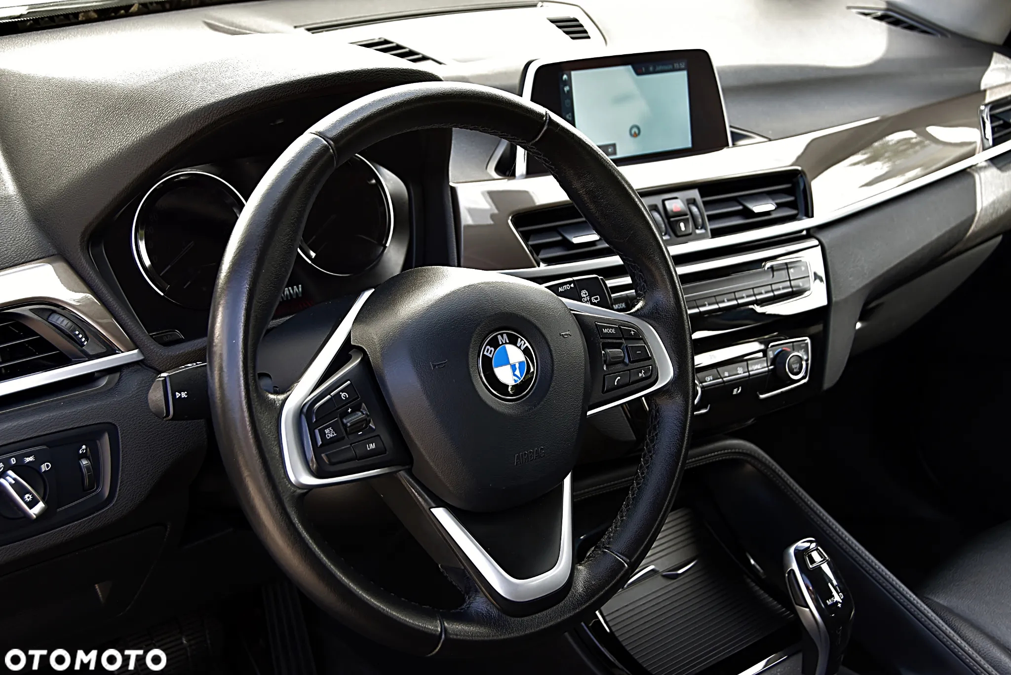 BMW X1 sDrive18i GPF xLine - 13