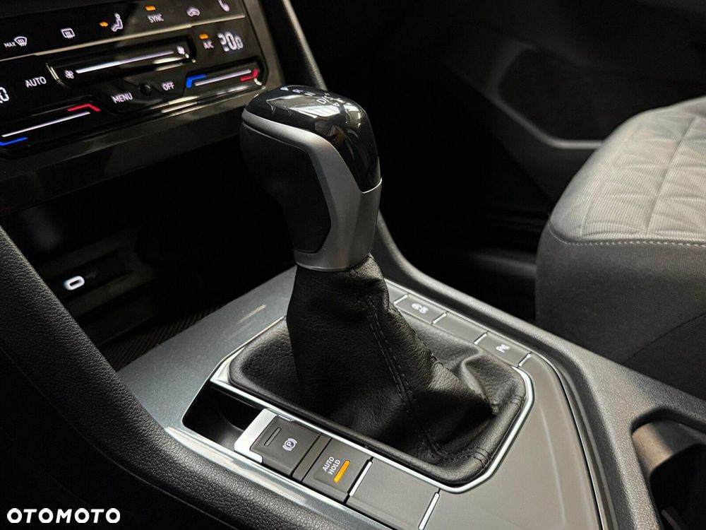 Volkswagen Tiguan - 28