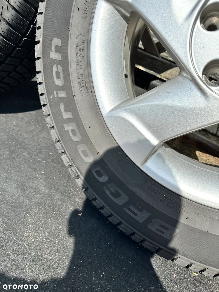 Opony Używane Całoroczne 2szt para BFGoodrich Urban TerrainT/A 215/65/16 2021r - 2