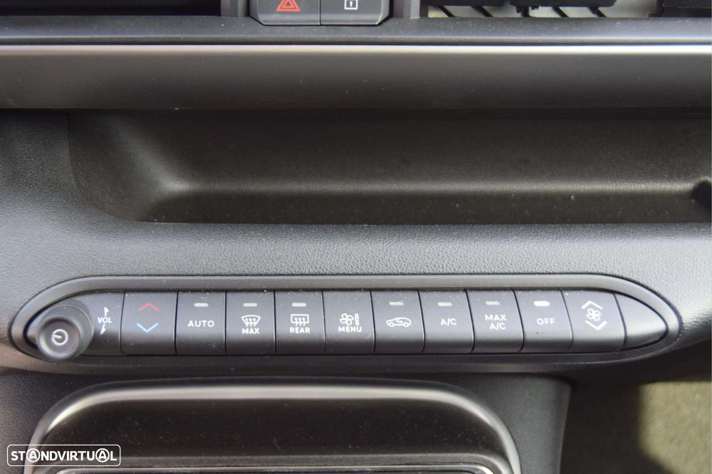 Jeep Avenger 54 kWh Summit - 32