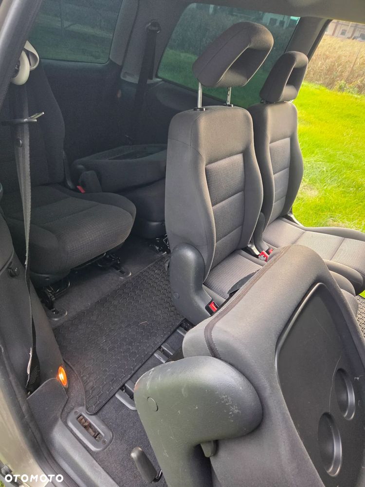 Volkswagen Sharan - 16