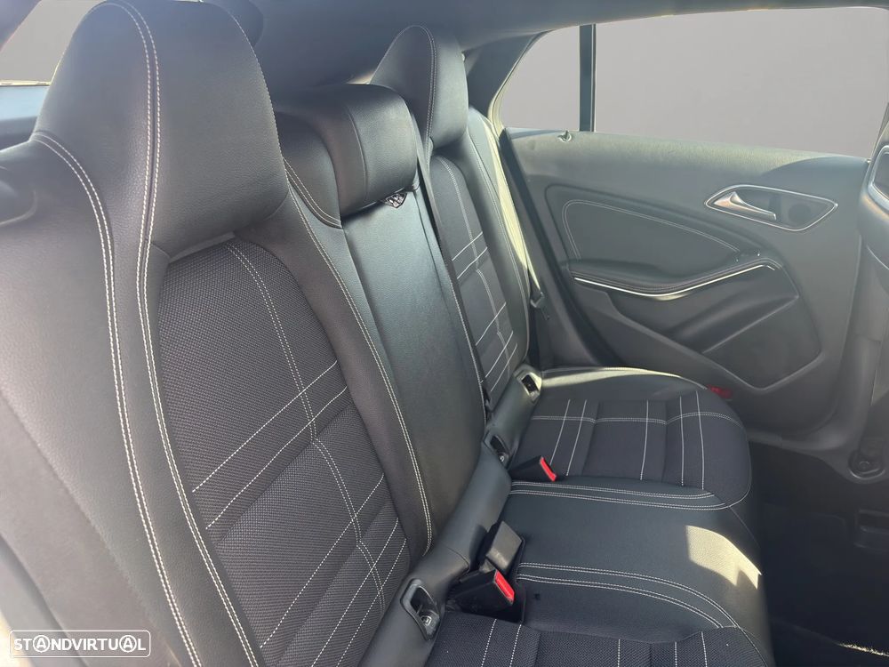 Mercedes-Benz CLA 180 d Shooting Brake - 17