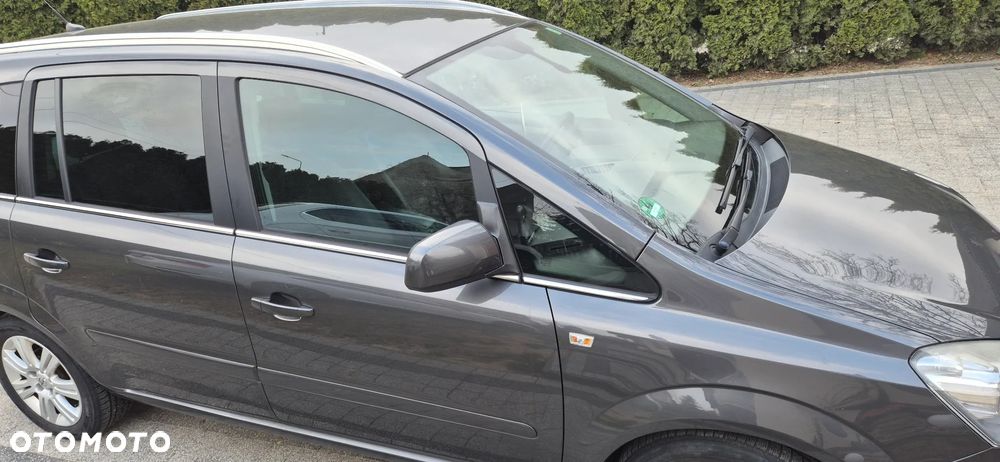 Opel Zafira - 1