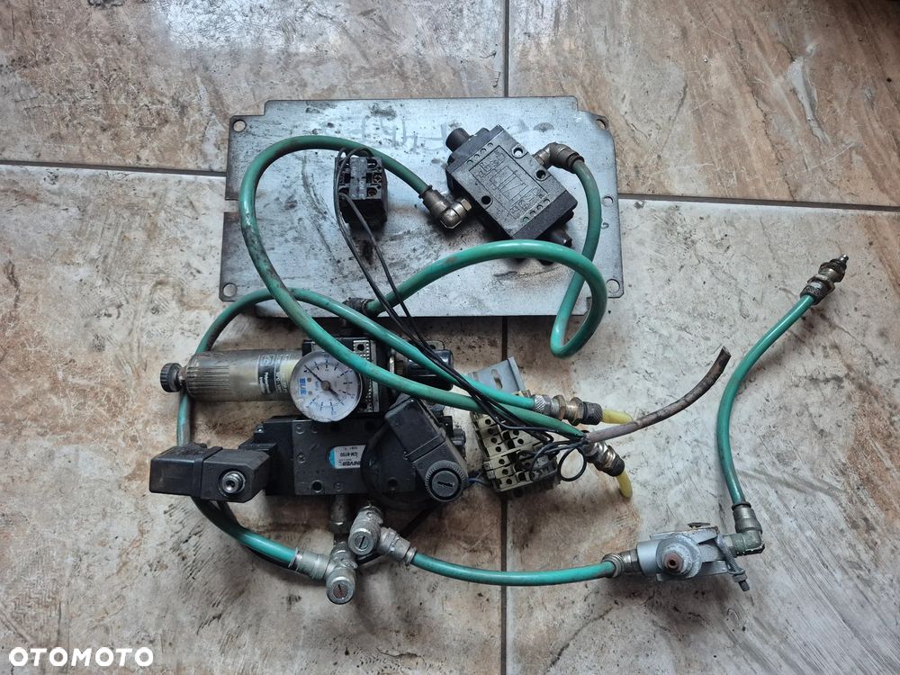 ELEKTROZAWÓR REDUKTOR CIŚNIENIA UNIVER CM-9700 KOMPLET - 2