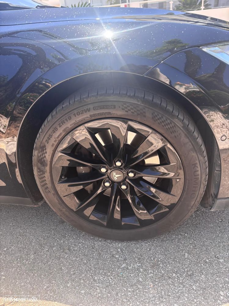 Tesla Model S 85 - 19