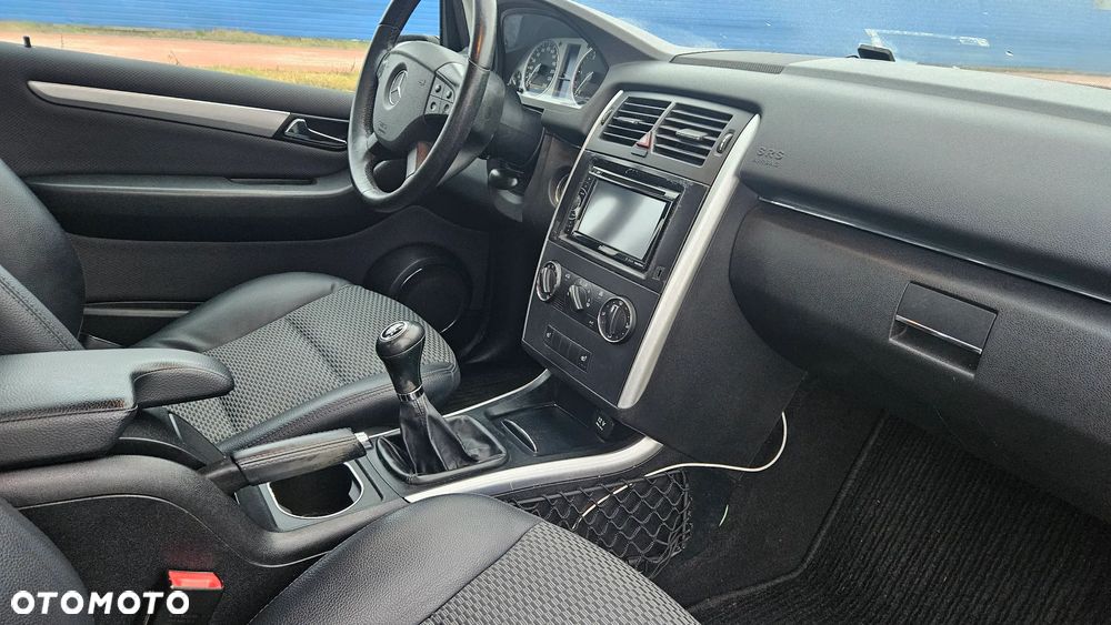 Mercedes-Benz Klasa B 200 CDI Elegance DPF Edition 10 - 33