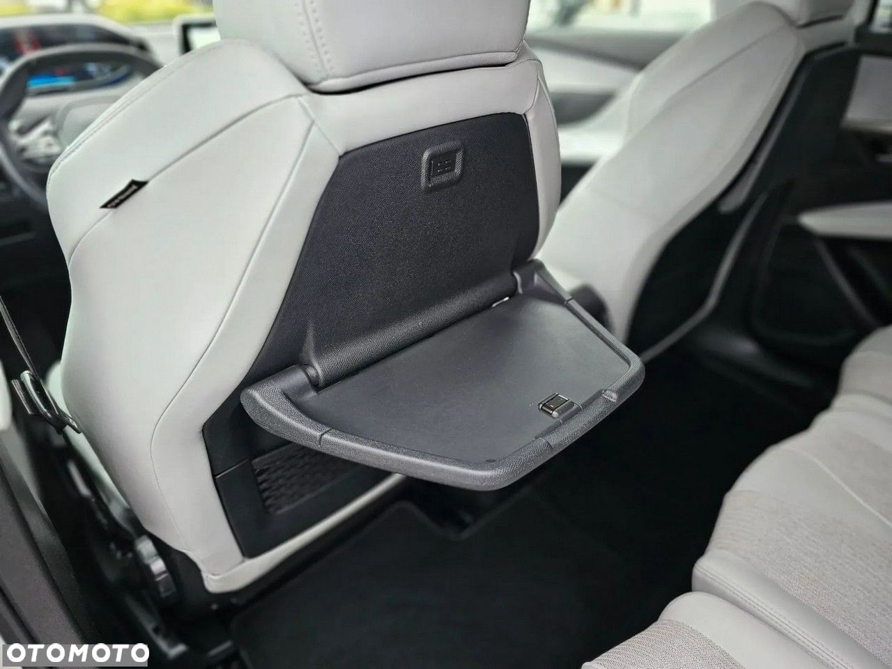 Peugeot 5008 1.6 PureTech Allure S&S EAT8 - 23
