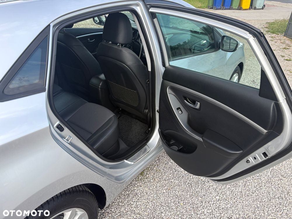 Hyundai i30 1.4 CRDi Intro Edition - 28