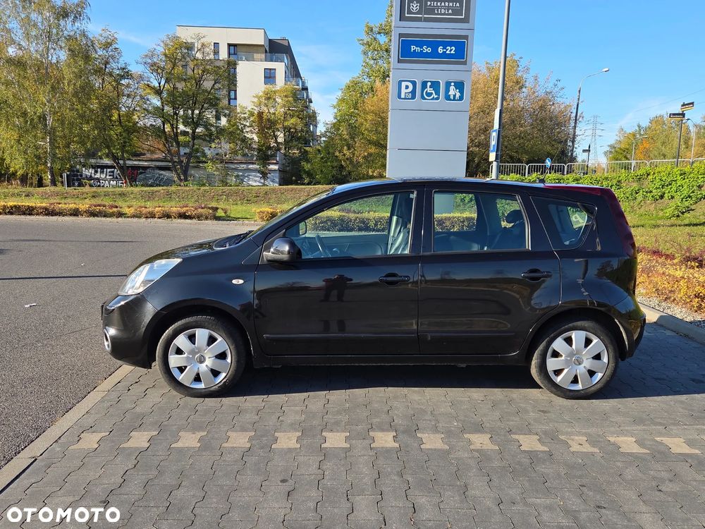 Nissan Note 2012 photo 2
