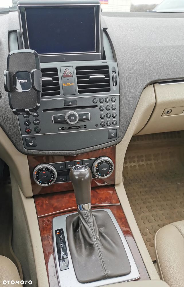Mercedes-Benz Klasa C 300 4Matic 7G-TRONIC Avantgarde - 29