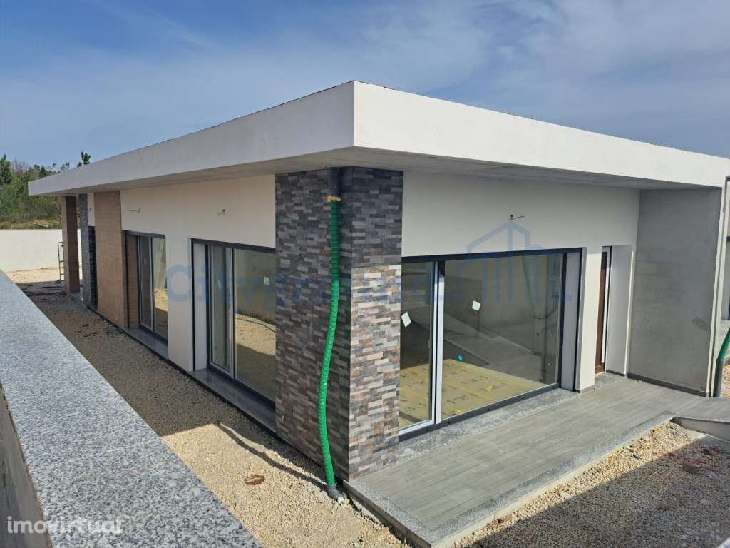 Moradia V4 Contemporânea de Excelência, Parceiros - Grande imagem: 4/25