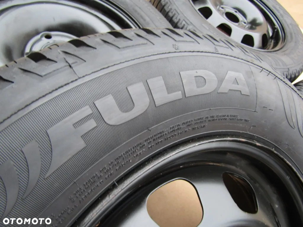 4x Felgi Koła 16 Dacia Duster OE I II / 6,5j 5x114,3 ET50 Opony 215/65 - 8