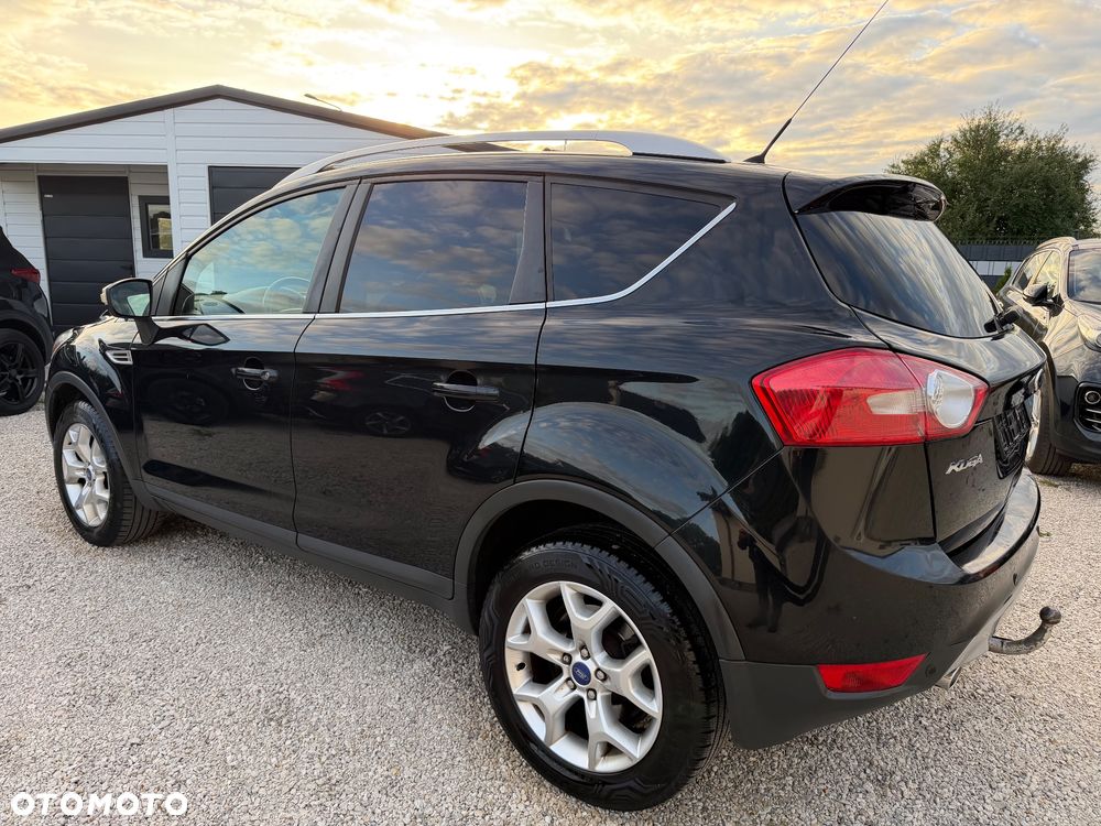 Ford Kuga 2.0 TDCi 2x4 Titanium - 4