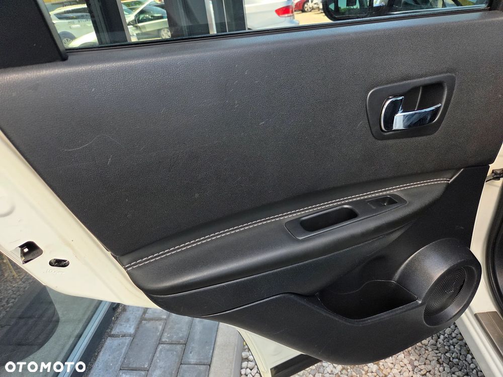 Nissan Qashqai 1.6 360 - 23