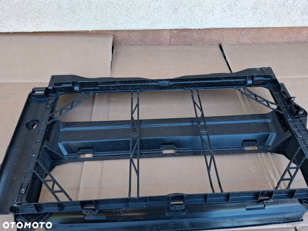 RAMKA CHŁODNICY OSŁONA VOLVO C40 XC40 ORYGINAŁ - 7