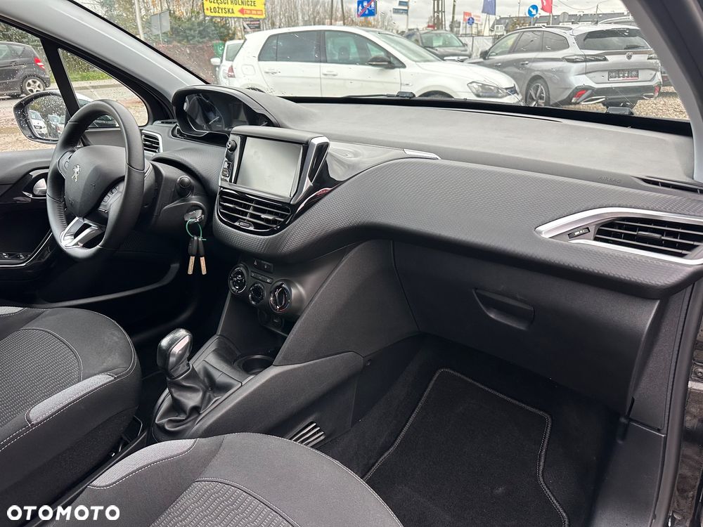 Peugeot 208 1.2 PureTech Style - 8
