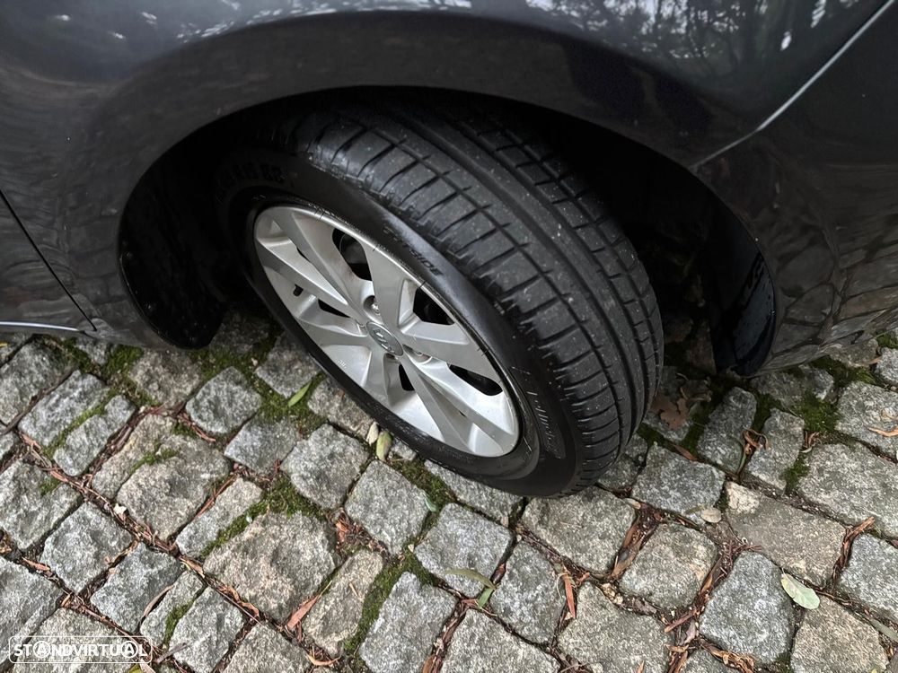 Kia Rio 1.1 CRDi LX ISG - 27