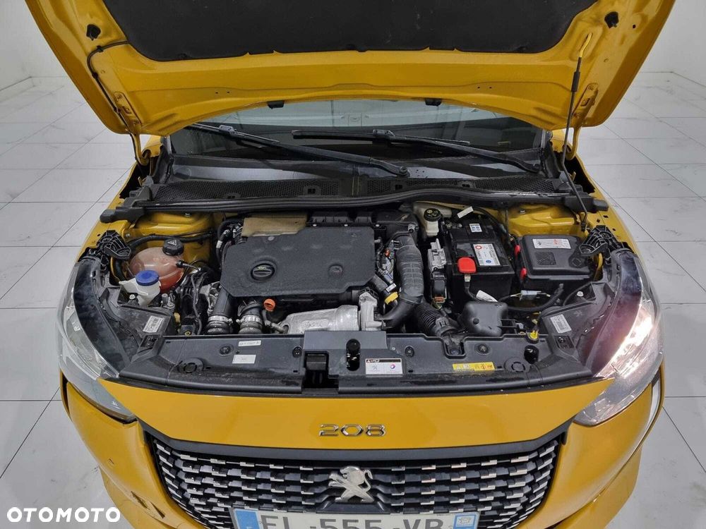 Peugeot 208 - 12