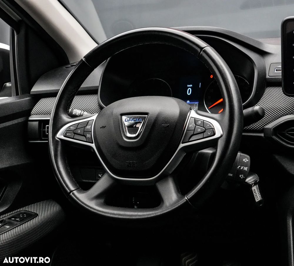 Dacia Logan TCe 90 Essential - 17