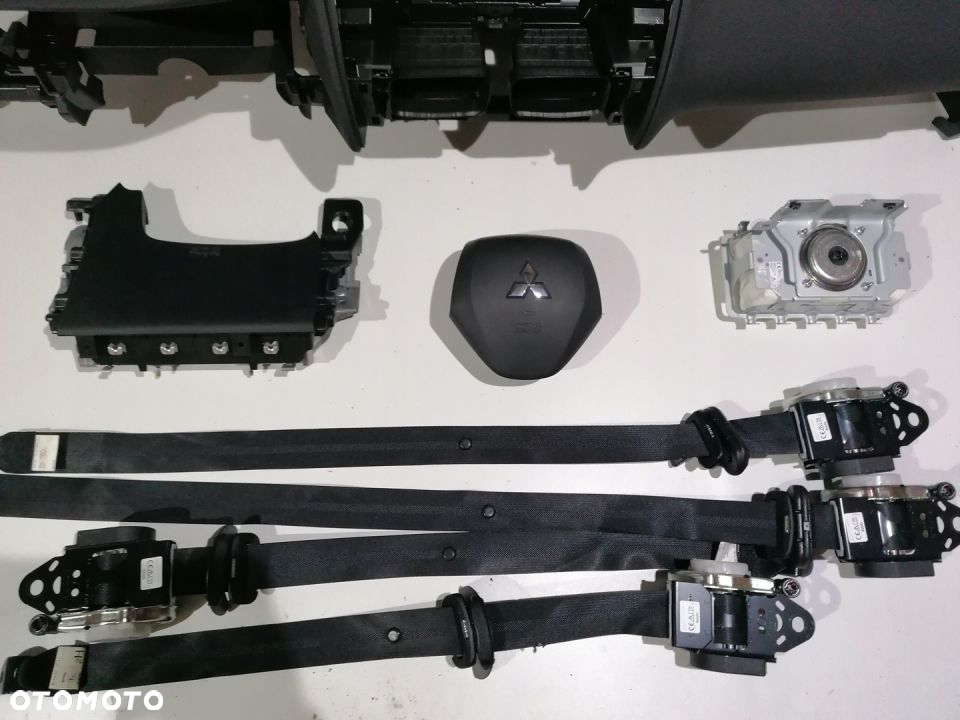 MITSUBISHI ECLIPSE CROSS DESKA KONSOLA AIRBAG PASY - 5