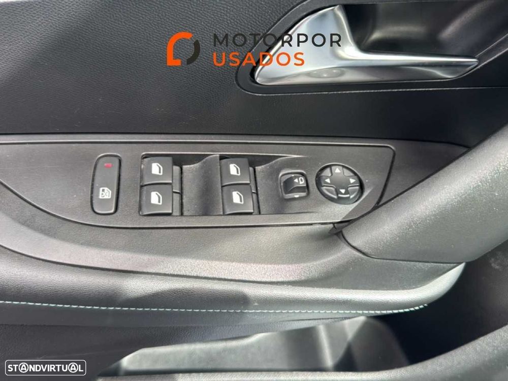 Peugeot 2008 1.2 PureTech Allure - 14