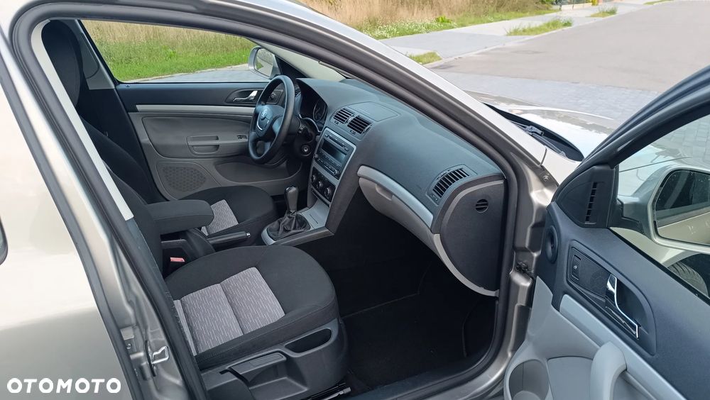 Skoda Octavia 1.6 Ambition - 15