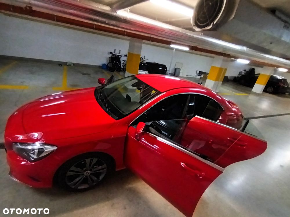 Mercedes-Benz CLA 200 7G-DCT Urban - 12