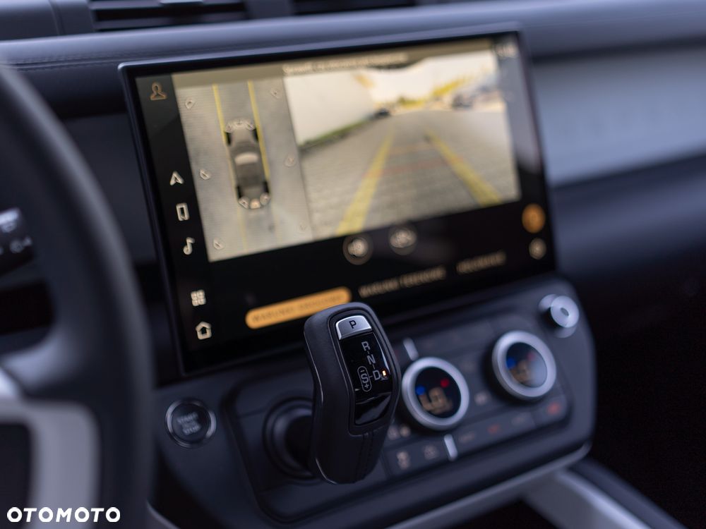 Land Rover Defender - 13