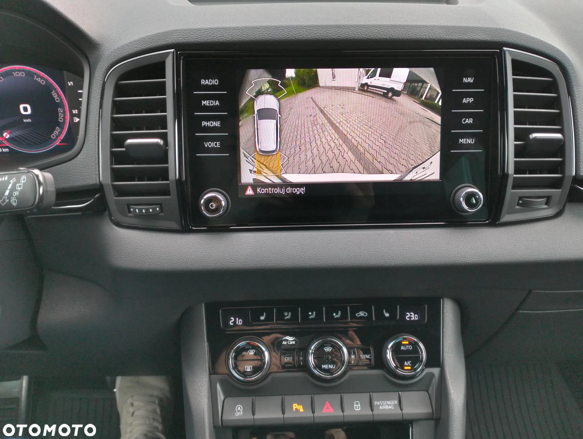 Skoda Karoq 1.5 TSI ACT Sportline DSG - 28