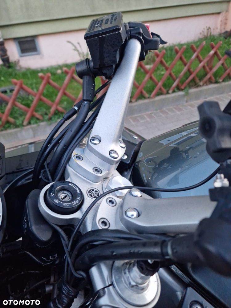 Yamaha FJR - 6