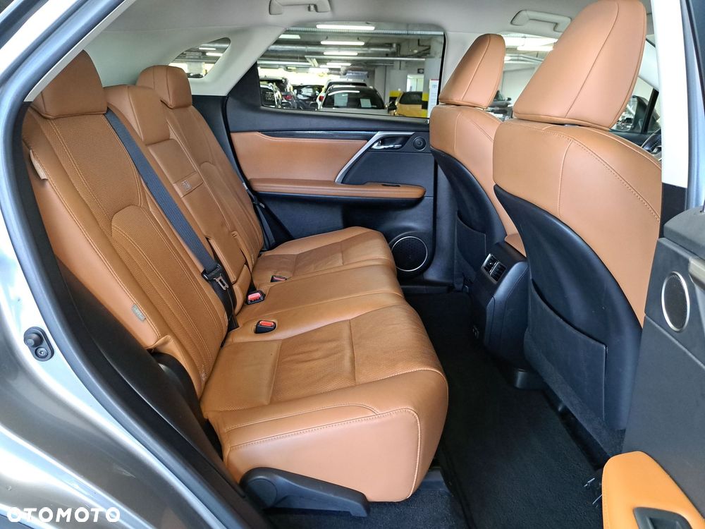 Lexus RX - 15