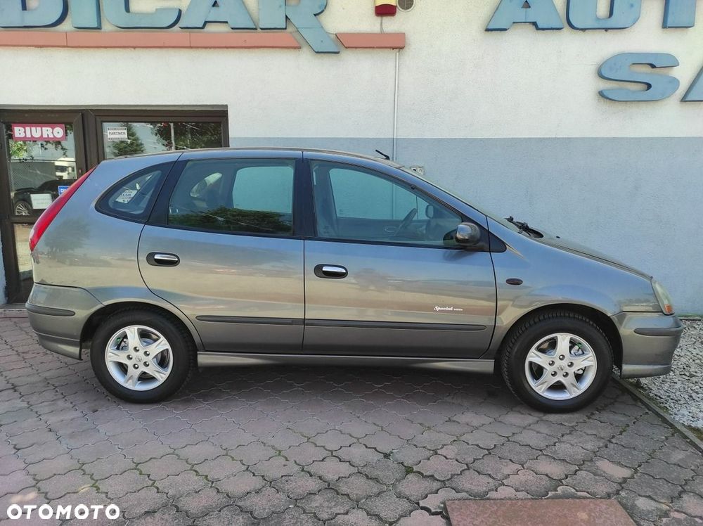 Nissan Almera Tino - 7