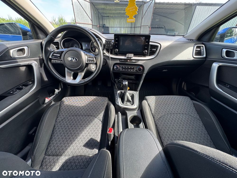 Kia Ceed 1.5 T-GDI M - 11