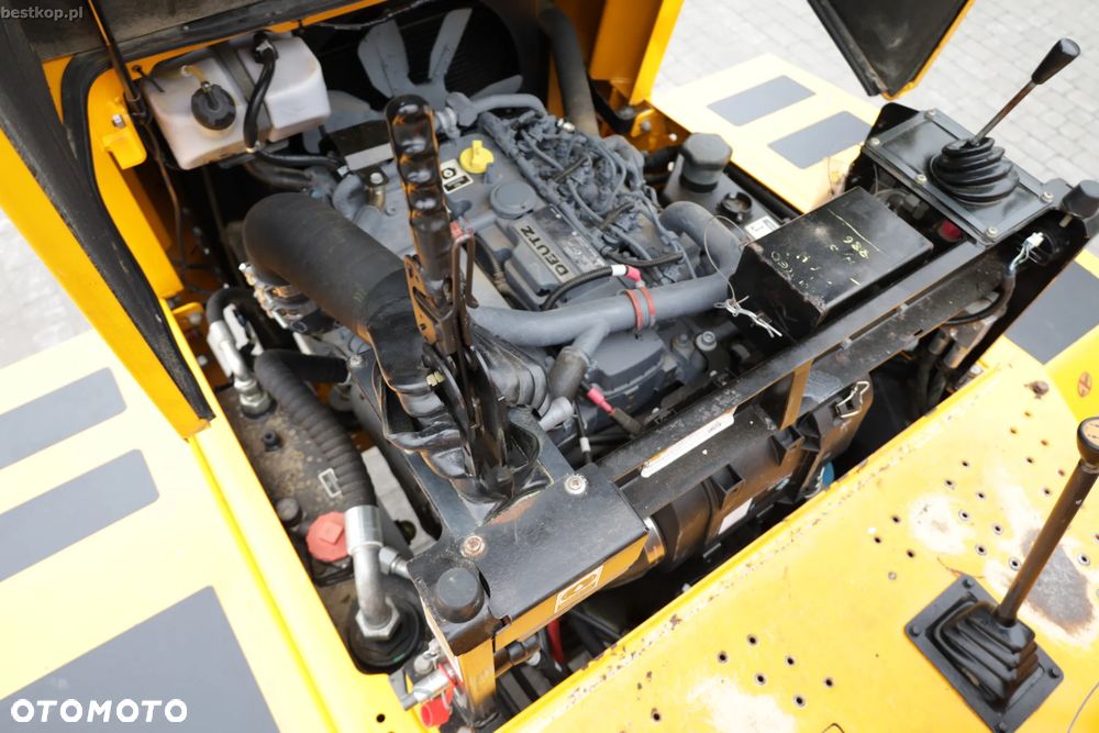 Thwaites MACH2060 6 ton - 27