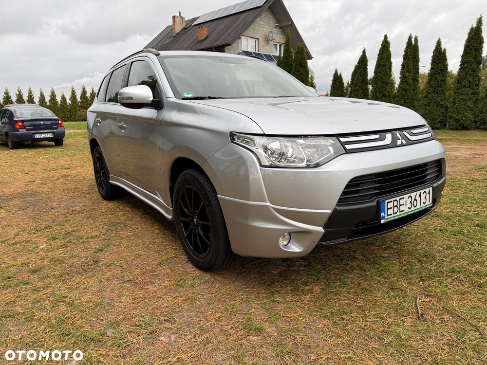 Mitsubishi Outlander 2012 photo 3