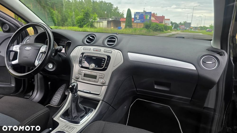 Ford Mondeo 1.6 Trend - 37
