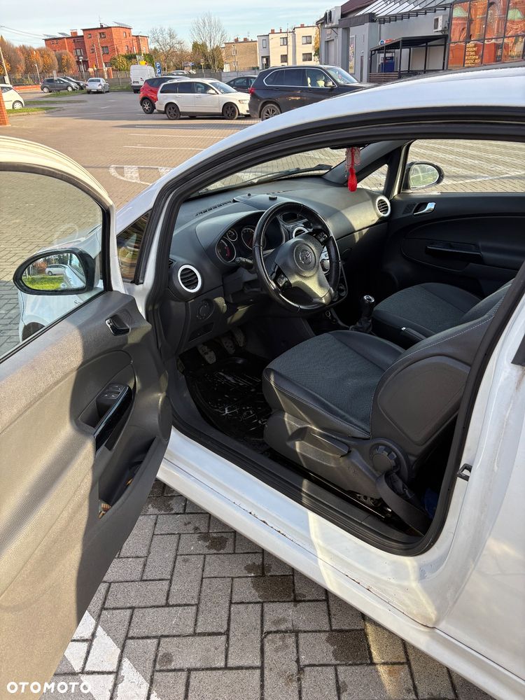 Opel Corsa - 11